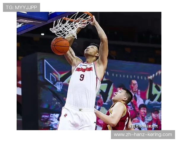 重庆足球队以74分领跑联赛积分榜展现强劲实力和夺冠希望